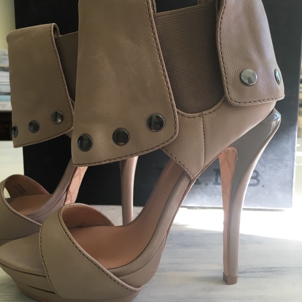 L.A.M.B. Quintana high Sandal 6 - Picture 2 of 7